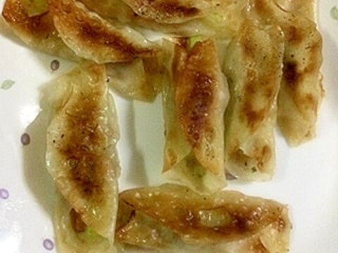 ブロッコリーの茎と間引きにんじんの餃子